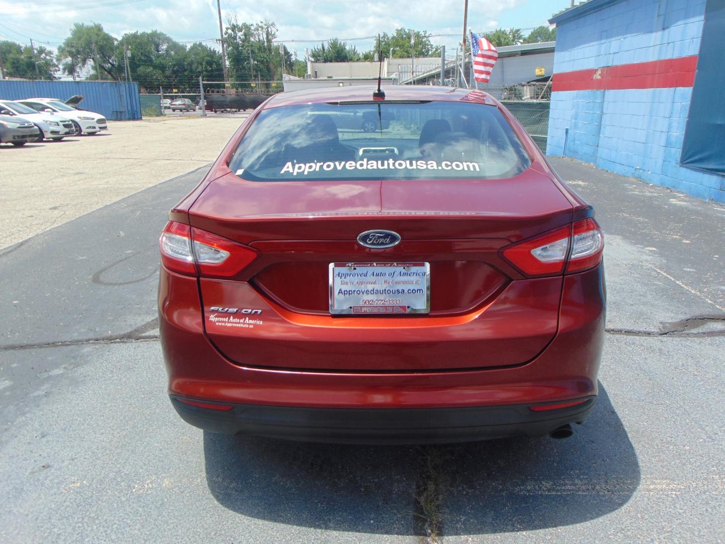 2014 Red Ford Fusion (3FA6P0G74ER) with an 4-Cyl 2.5 Liter engine, Automatic, 6-Spd transmission, located at 2105 Dixie Hwy, Louisville, KY, 40210, (502) 772-3333, 38.220932, -85.795441 - Unable to interpret response, please check raw response - Photo#15